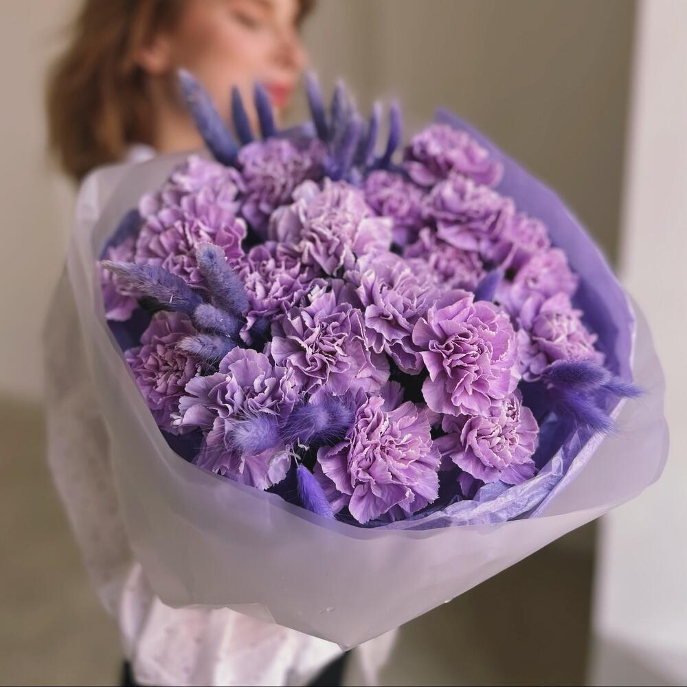 Букет из 19 лунных гвоздик 