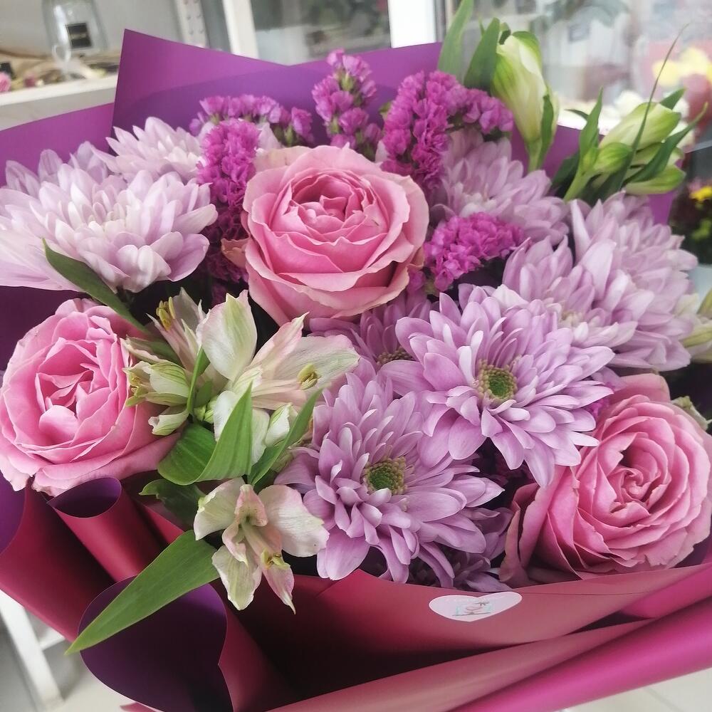 Букет из роз и хризантем 